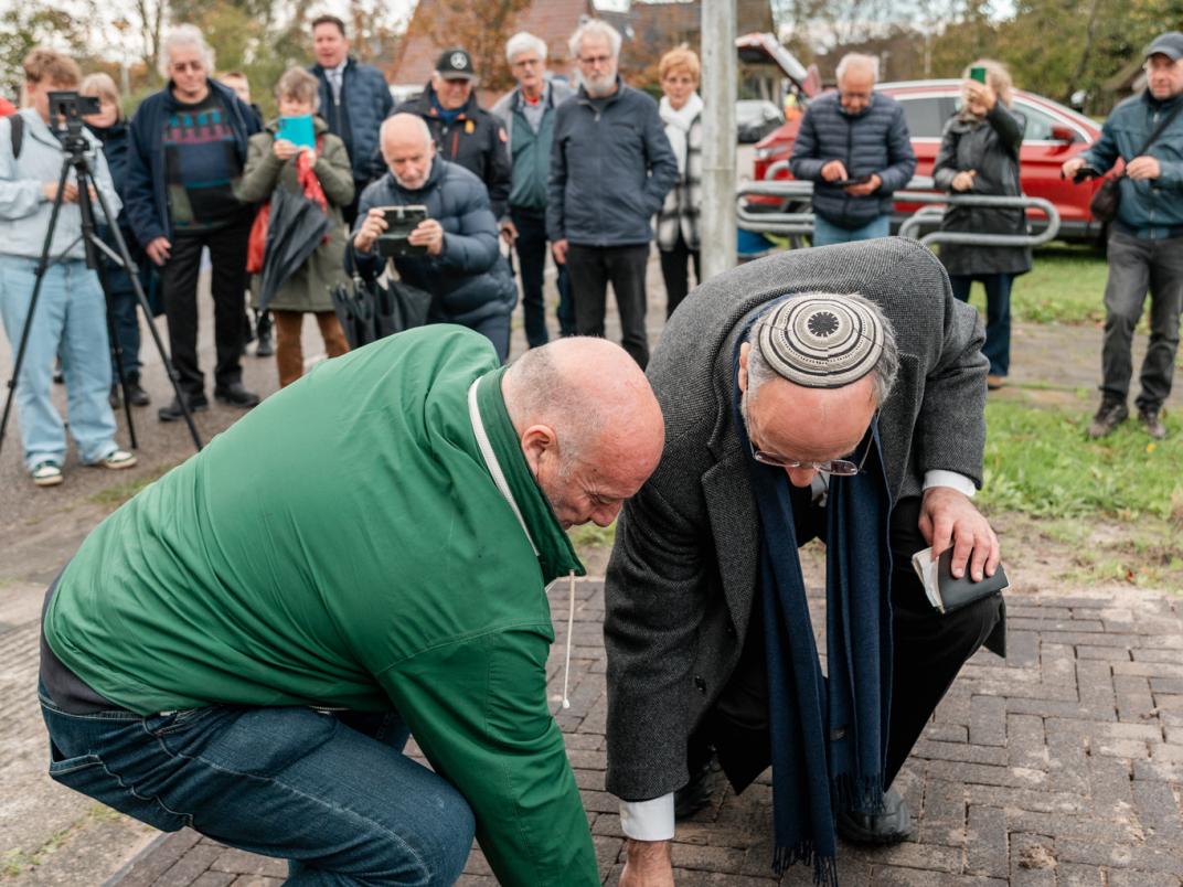 Onthulling stroffelstien